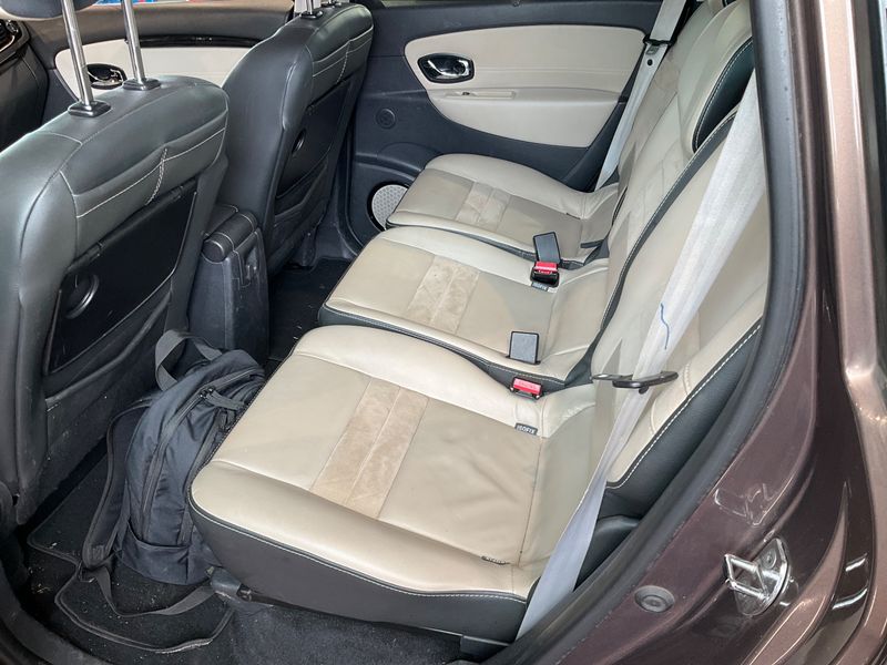 Renault Grand Scenic 2.0 dCi BOSE Edition 2014 – снимка 30