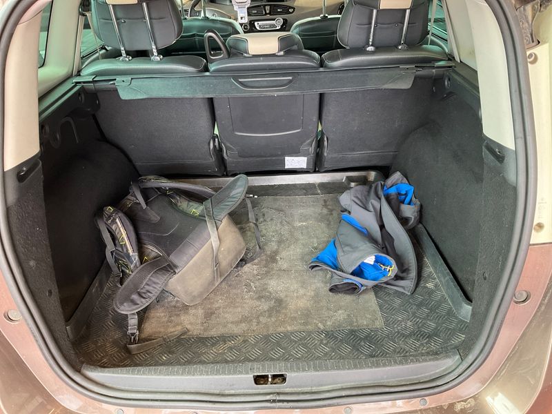 Renault Grand Scenic 2.0 dCi BOSE Edition 2014 – снимка 32
