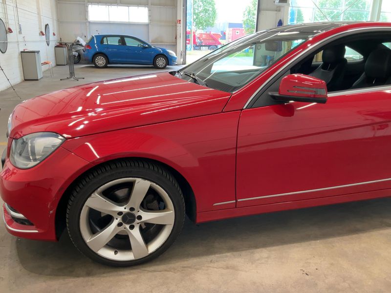 Mercedes-Benz C-Klasse C 200 CGI BlueEfficiency 2013 – снимка 2