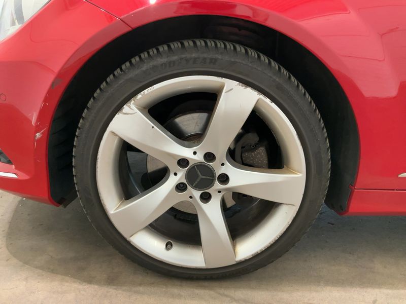 Mercedes-Benz C-Klasse C 200 CGI BlueEfficiency 2013 – снимка 3