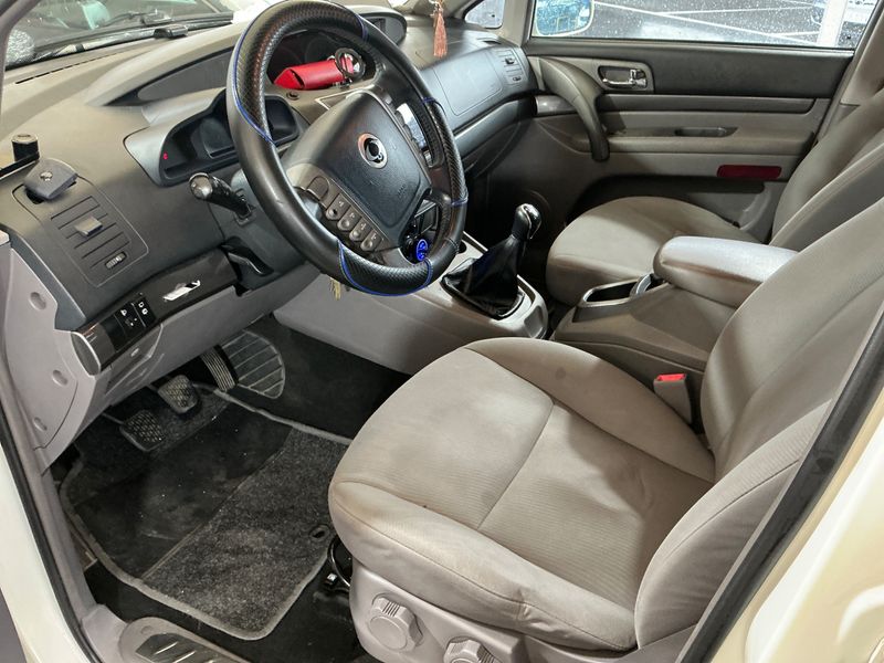 Ssangyong Rodius 2.0 TD Xdi Limited 2014 – снимка 22