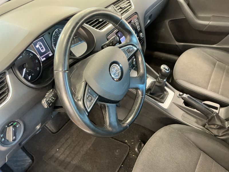 Skoda Octavia 1.2 TSI Elegance 2014 – снимка 27