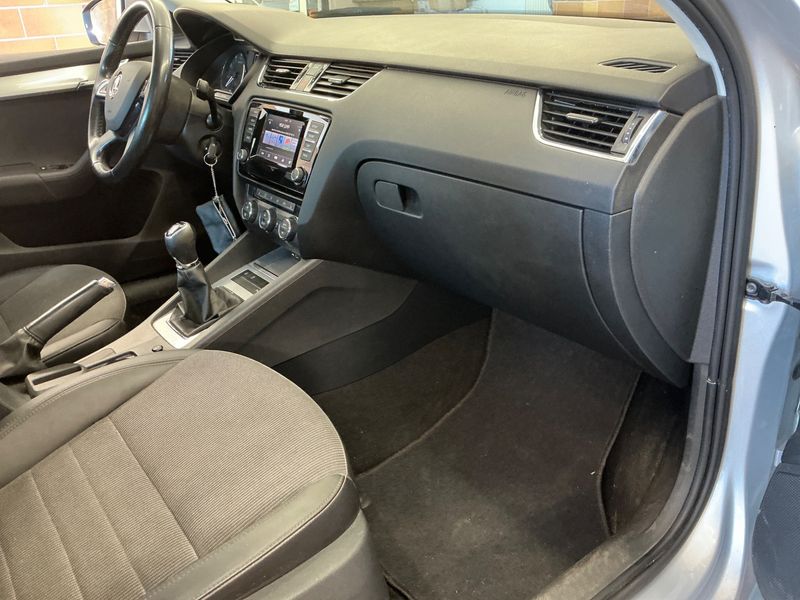 Skoda Octavia 1.2 TSI Elegance 2014 – снимка 25