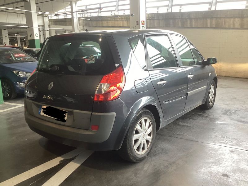 Renault Scenic 1.9 dCi Dynamique 2009 – снимка 2