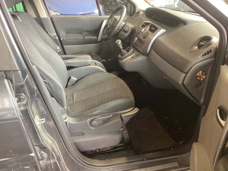 Renault Scenic 1.9 dCi Dynamique 2009 – снимка 3
