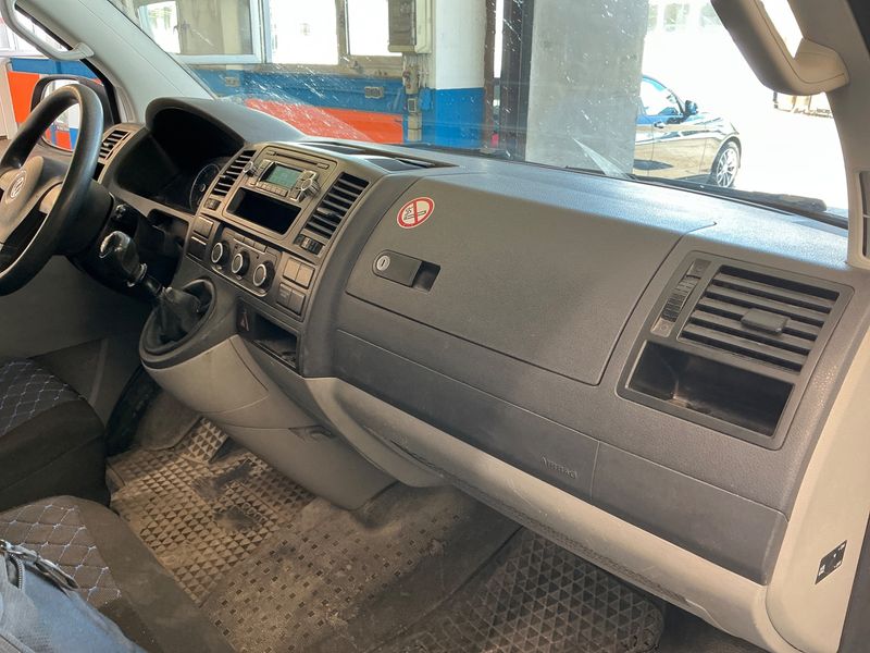 Volkswagen T5 Transporter 2.0 TDI Kasten 2013 – снимка 27