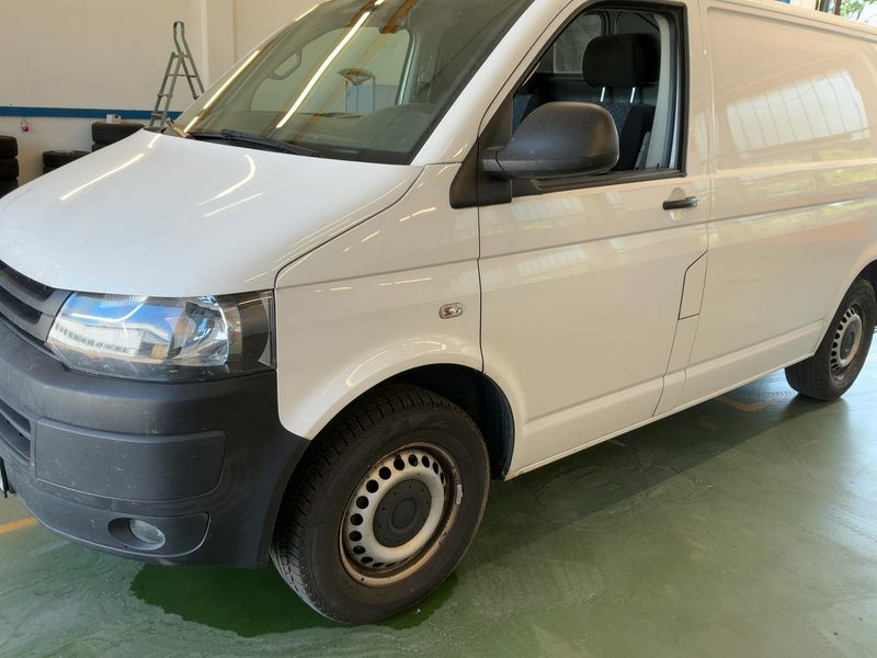 Volkswagen T5 Transporter 2.0 TDI Kasten 2013 – снимка 2