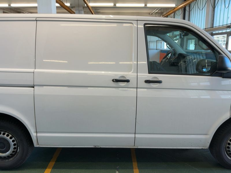 Volkswagen T5 Transporter 2.0 TDI Kasten 2013 – снимка 10