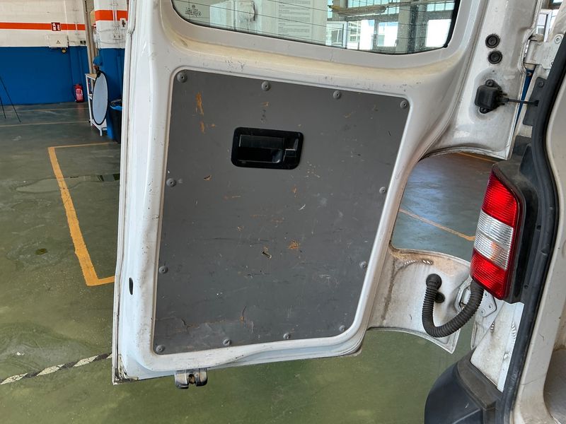 Volkswagen T5 Transporter 2.0 TDI Kasten 2013 – снимка 44