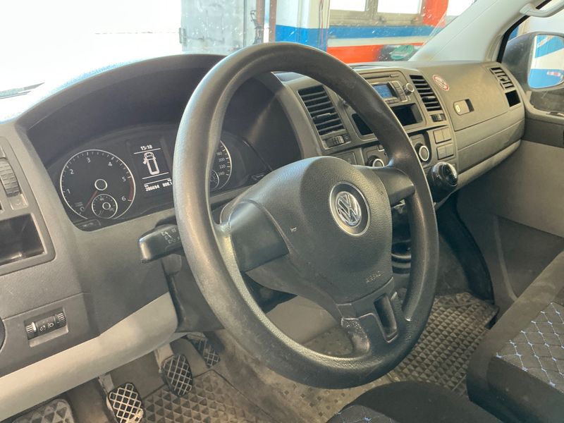 Volkswagen T5 Transporter 2.0 TDI Kasten 2013 – снимка 26