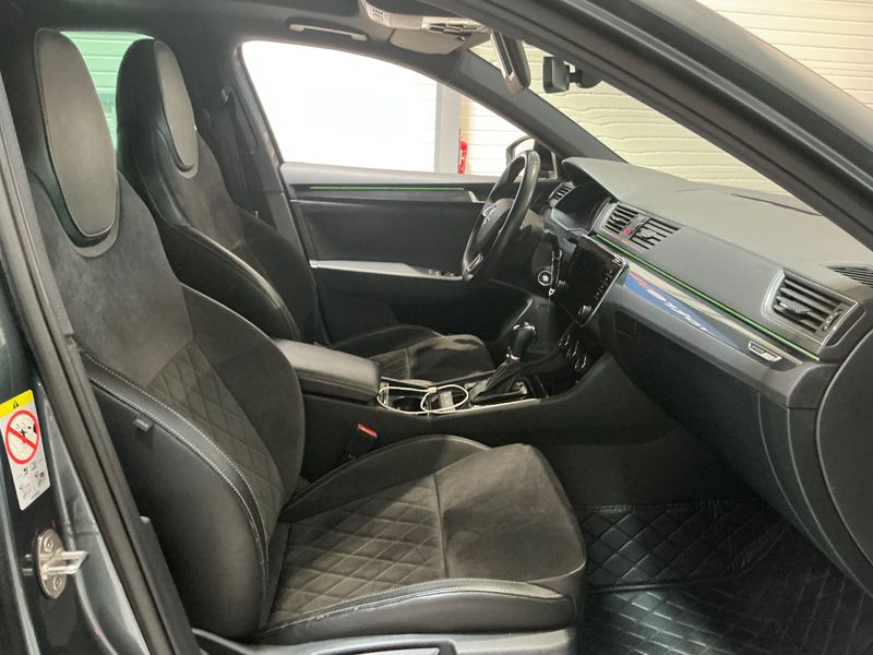 Skoda Superb 1.4 TSI ACT SportLine 2018 – снимка 16