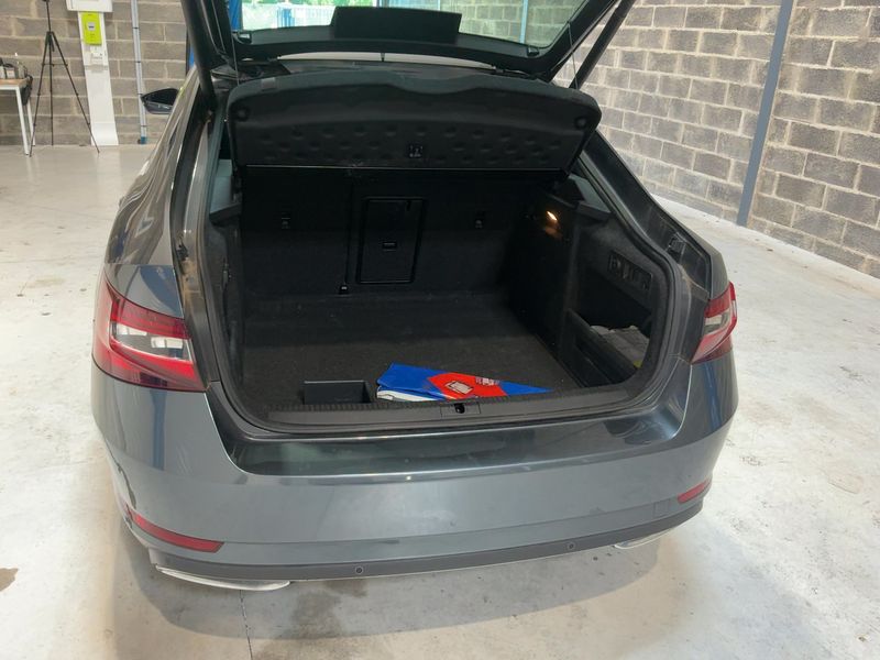 Skoda Superb 1.4 TSI ACT SportLine 2018 – снимка 15