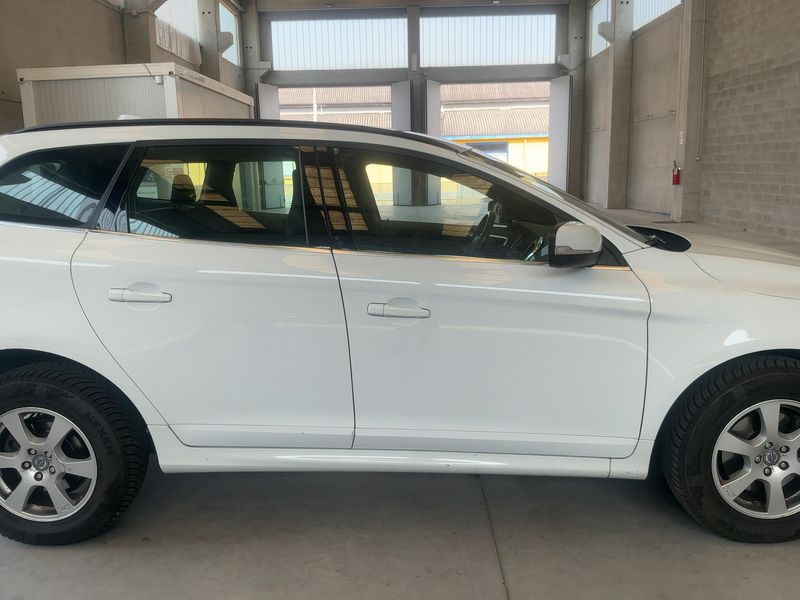 Volvo XC60 2.4 D4 Momentum AWD 2013 – снимка 10