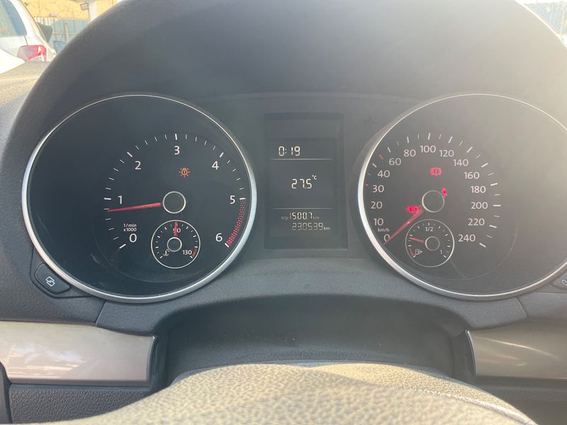 Volkswagen Golf VI 1.6 TDI Trendline 2011 – снимка 4