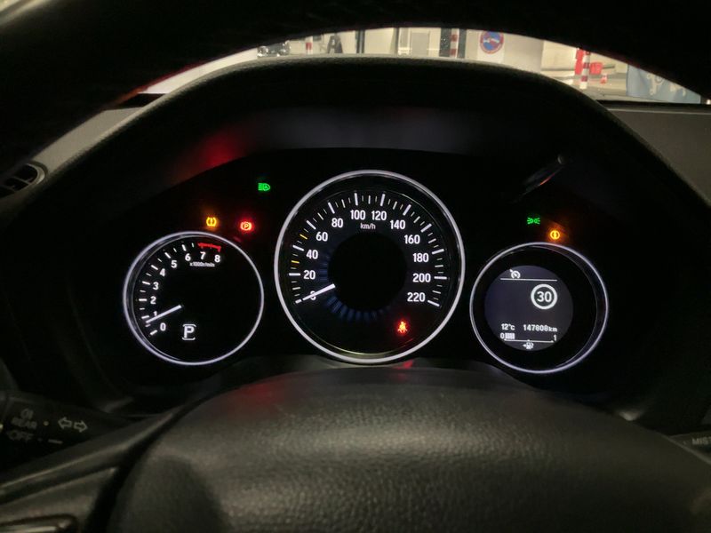 Honda HR-V 1.5 i-VTEC Executive 2017 – снимка 18