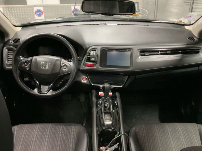 Honda HR-V 1.5 i-VTEC Executive 2017 – снимка 17