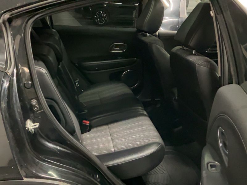 Honda HR-V 1.5 i-VTEC Executive 2017 – снимка 19