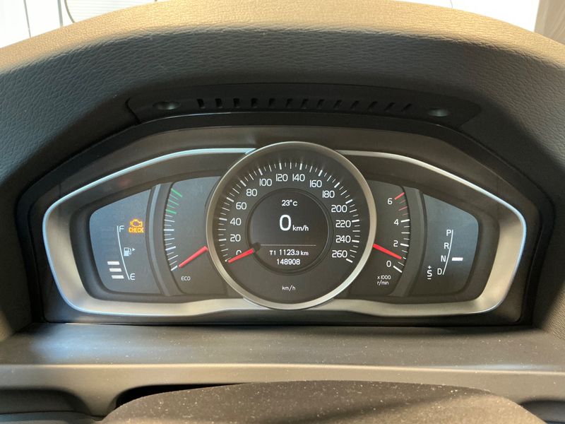 Volvo S60 2.0 D4 Momentum 2015 – снимка 18
