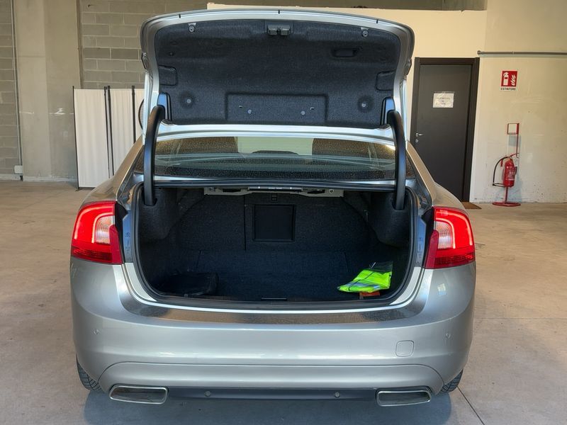 Volvo S60 2.0 D4 Momentum 2015 – снимка 15