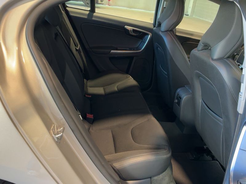 Volvo S60 2.0 D4 Momentum 2015 – снимка 19