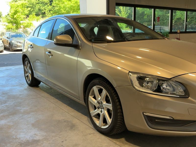 Volvo S60 2.0 D4 Momentum 2015 – снимка 12
