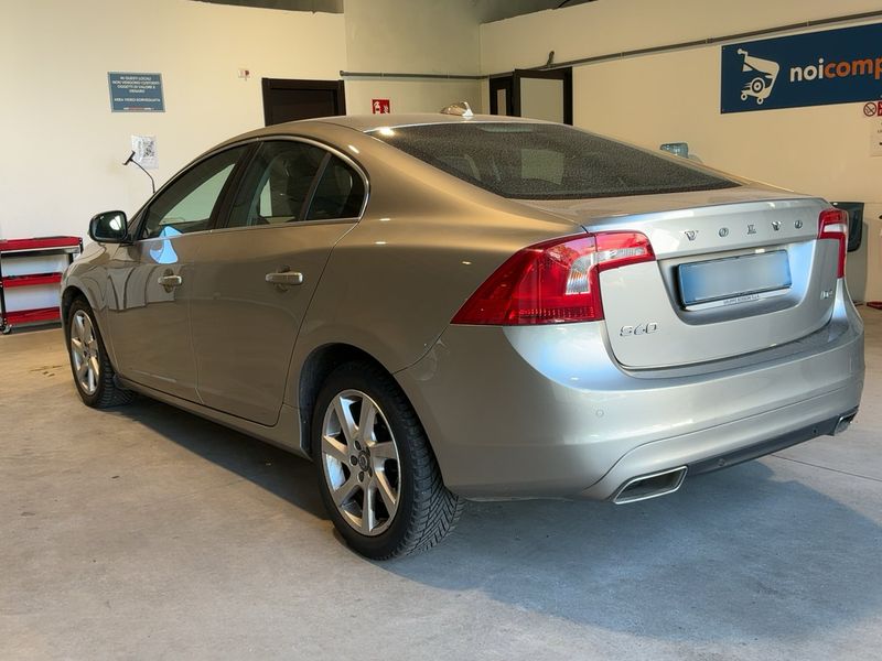 Volvo S60 2.0 D4 Momentum 2015 – снимка 6