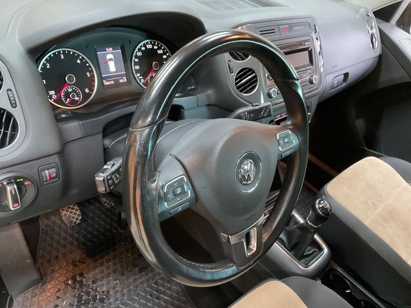 Volkswagen Tiguan 2.0 TDI Sport & Style BlueMotion Tech 2012 – снимка 26