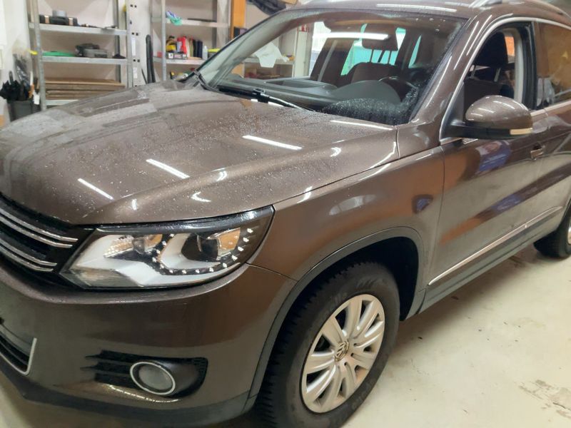 Volkswagen Tiguan 2.0 TDI Sport & Style BlueMotion Tech 2012 – снимка 2