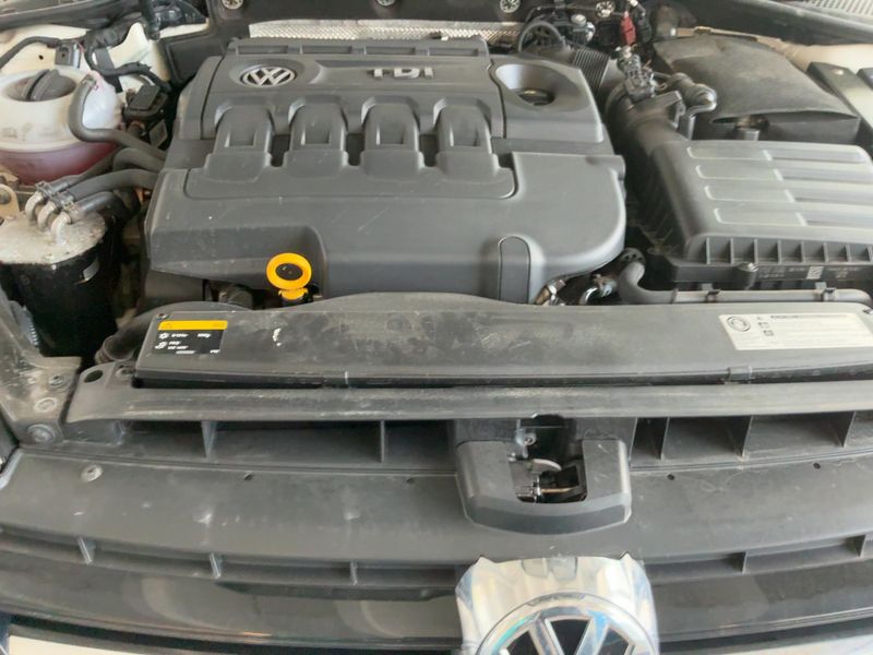 Volkswagen Golf VII 1.6 TDI Lounge BlueMotion Tech 2016 – снимка 29