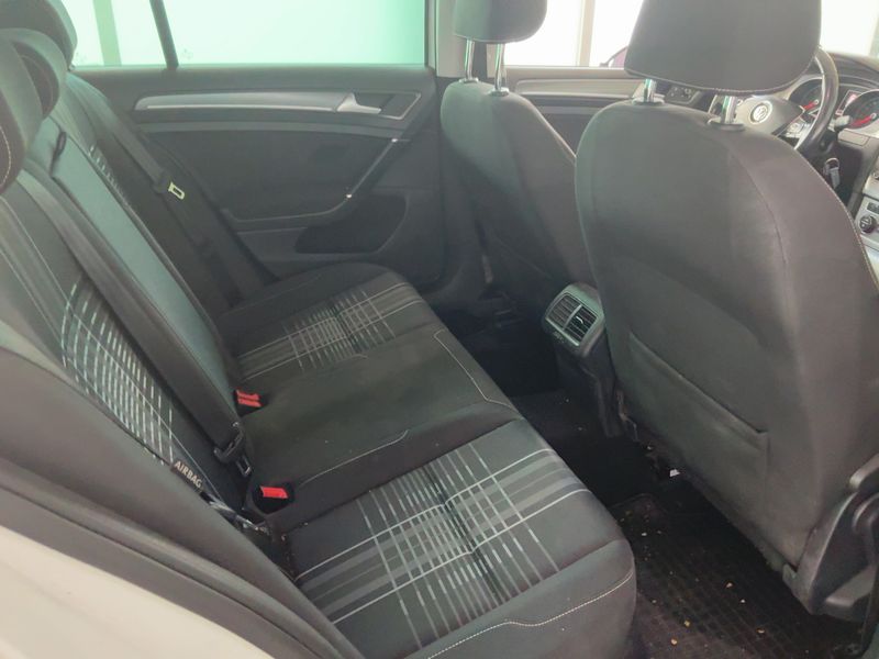 Volkswagen Golf VII 1.6 TDI Lounge BlueMotion Tech 2016 – снимка 19