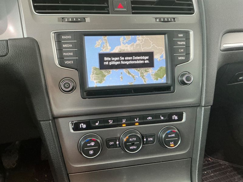 Volkswagen Golf VII 1.6 TDI Lounge BlueMotion Tech 2016 – снимка 27