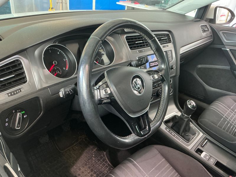 Volkswagen Golf VII 1.6 TDI Lounge BlueMotion Tech 2016 – снимка 26