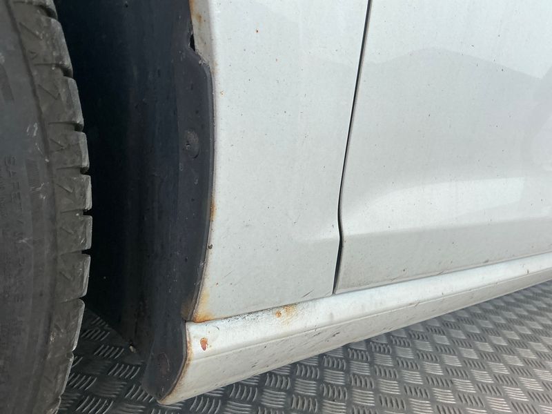 Volkswagen Golf VII 1.6 TDI Lounge BlueMotion Tech 2016 – снимка 31