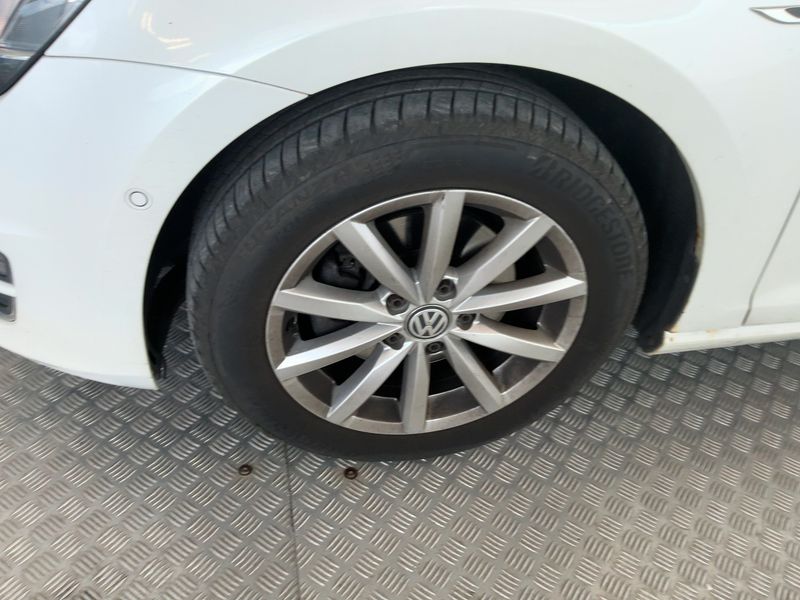Volkswagen Golf VII 1.6 TDI Lounge BlueMotion Tech 2016 – снимка 3