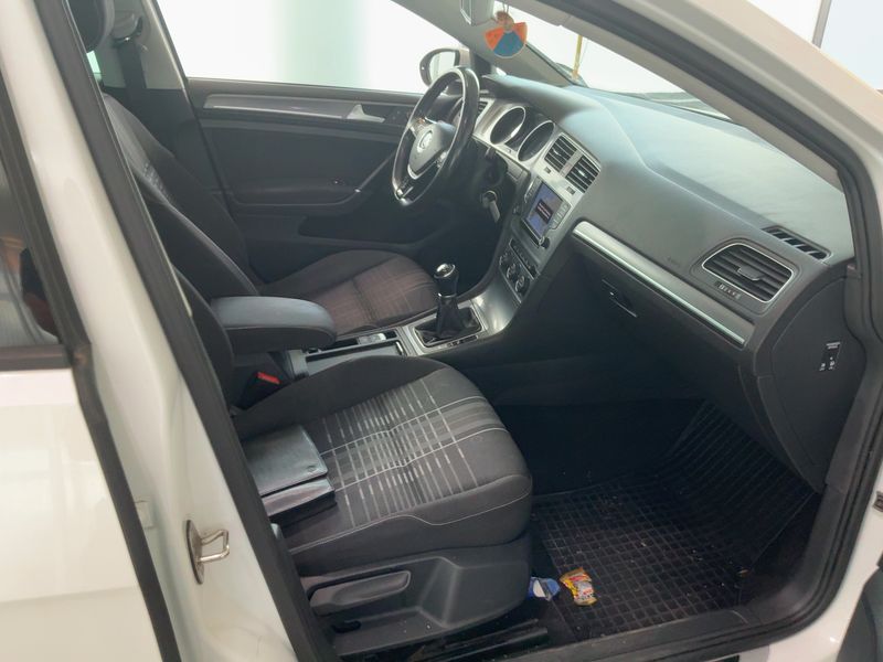Volkswagen Golf VII 1.6 TDI Lounge BlueMotion Tech 2016 – снимка 16
