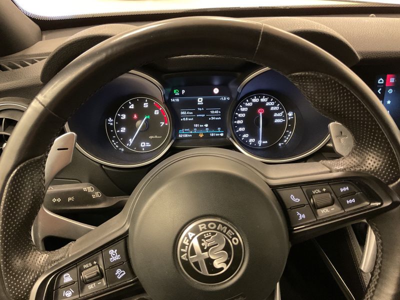 Alfa Romeo Stelvio 2.0 Turbo Veloce Q4 2022 – снимка 18