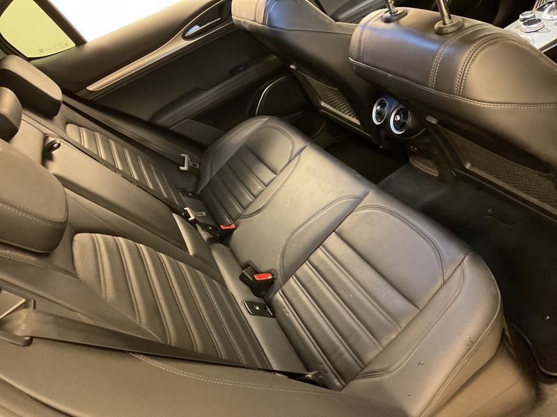 Alfa Romeo Stelvio 2.0 Turbo Veloce Q4 2022 – снимка 30