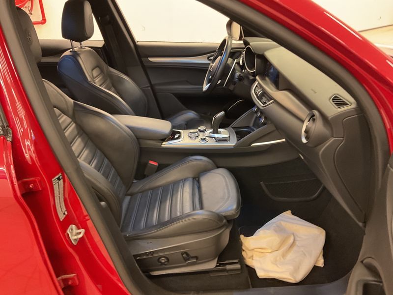 Alfa Romeo Stelvio 2.0 Turbo Veloce Q4 2022 – снимка 16