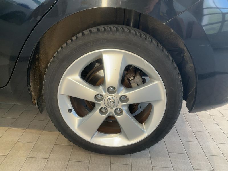 Toyota Auris 1.8 Hybrid Executive 2011 – снимка 5