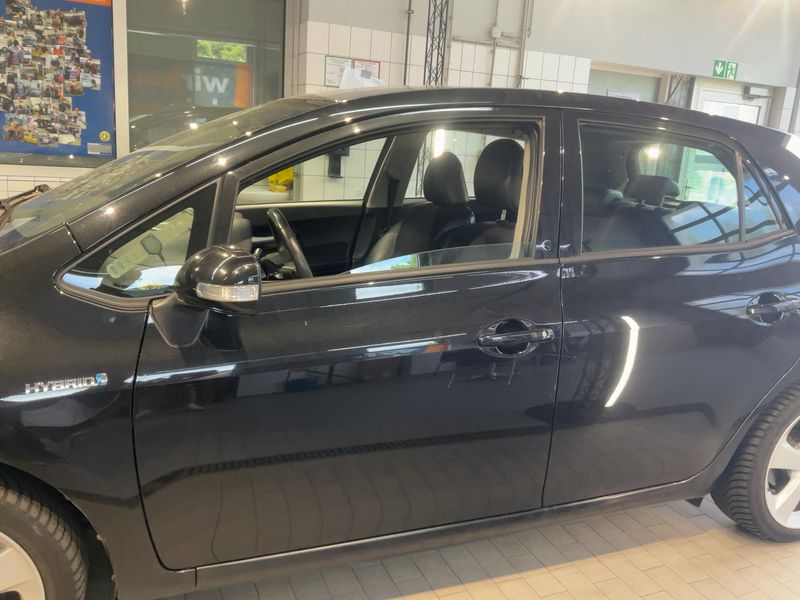 Toyota Auris 1.8 Hybrid Executive 2011 – снимка 4