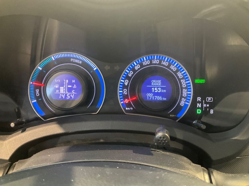 Toyota Auris 1.8 Hybrid Executive 2011 – снимка 18