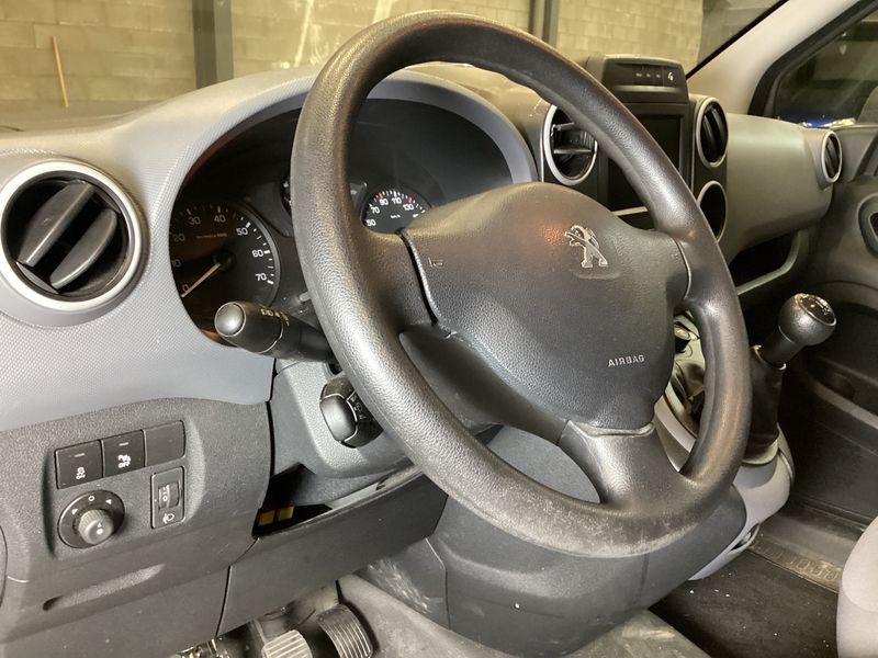 Peugeot Partner 1.6 HDi L1 Pack Clim NAV 2015 – снимка 39