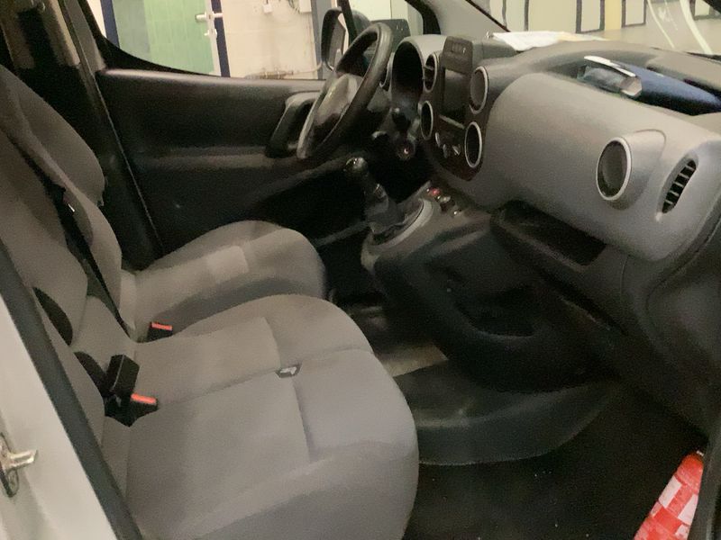 Peugeot Partner 1.6 HDi L1 Pack Clim NAV 2015 – снимка 16