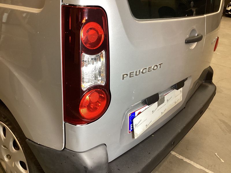 Peugeot Partner 1.6 HDi L1 Pack Clim NAV 2015 – снимка 47