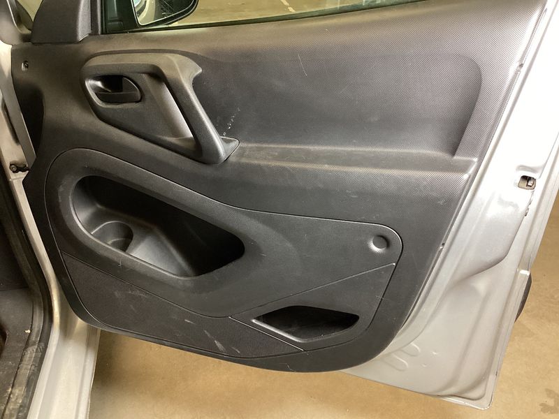Peugeot Partner 1.6 HDi L1 Pack Clim NAV 2015 – снимка 35