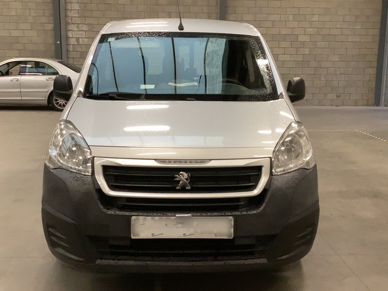 Peugeot Partner 1.6 HDi L1 Pack Clim NAV 2015 – снимка 14