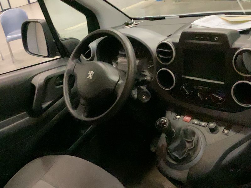 Peugeot Partner 1.6 HDi L1 Pack Clim NAV 2015 – снимка 17