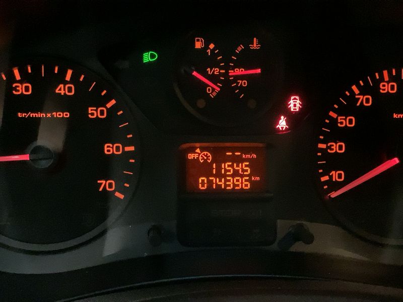 Peugeot Partner 1.6 HDi L1 Pack Clim NAV 2015 – снимка 18