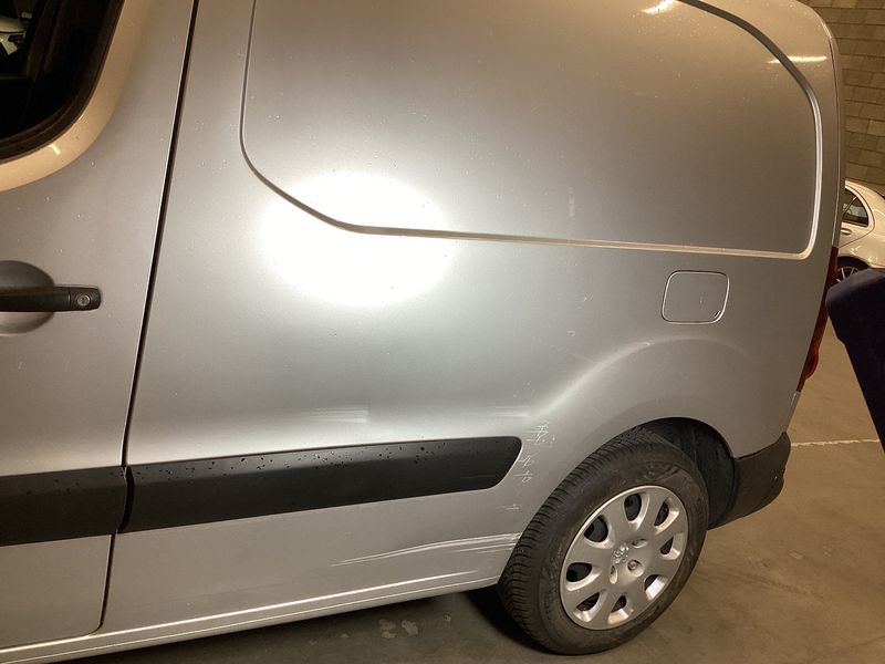 Peugeot Partner 1.6 HDi L1 Pack Clim NAV 2015 – снимка 32