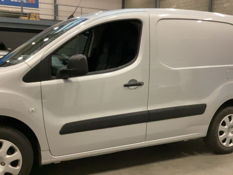 Peugeot Partner 1.6 HDi L1 Pack Clim NAV 2015 – снимка 4